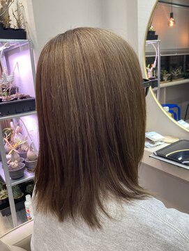 アオ 花咲町(a-o) 軽めミディアムレイヤー♪