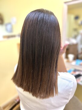 ヘアーデザイン モモ(Hair Design MoMO) 大人女性切りっぱなし