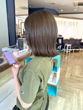 コワファースト 大分(COIFF1RST) オリーブ/ヘルシーカラー/外はねボブ