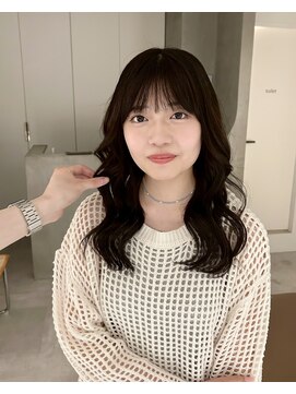 テクネ 天神大名(techne) 天神大名今泉くびれレイヤーウルフ顔まわりカット韓国風巻き髪