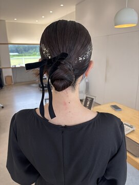 ユートゥイーズ つくば(U too e's) カチモリシニヨンアレンジ【古畑愛美】