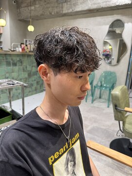 ゼスト リル 新宿(ZEST lill) シャドウパーマ 癖毛風 無造作パーマ 新宿