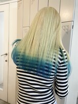 ソイクフ 四条大宮店(SOY-KUFU)&nbsp;20代30代40代◎ブロンド×ターコイズのデザインカラー