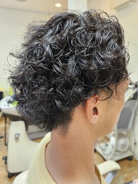 バズ(BUZZ) ツーブロック×パーマ