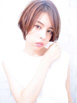 ラウンジ モリオ イケブクロ(Lounge MORIO Ikebukuro) 大人かわいいセンターパート耳かけ小顔ショート
