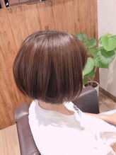 リリー(Lily) 美フォルムふんわりボブ