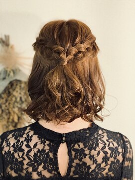 サンジュウナナドシー 大宮東口店(37.0℃) ハーフアップ