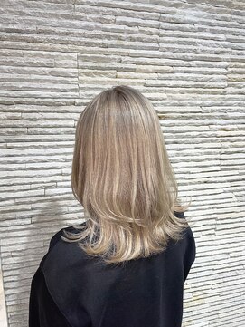 ビス ヘア アンド ビューティー 西新井店(Vis Hair＆Beauty) 20代30代大人可愛い艶感ホワイトベージュケアブリーチ