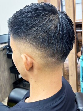 ヘアーコレクション グロース(HAIR COLLECTION Growth) 20代30代刈り上げスキンフェードカットツーブロックブラック