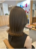 外ハネ艶ボブ×ベージュ