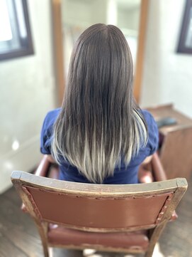 ミニィバイミラーズ(Miniy by Miroirs) インナーカラー×ホワイトブロンド