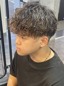 ニアウ 高崎店(Niau) メンズマッシュ波巻きツイストスパイラルパーマ群馬高崎眉毛