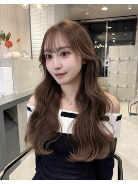 リリー(Lilley) 天神/博多/韓国ヘア/ヨシンモリ/レイヤーカット