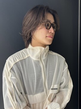 ノイ(noi) センターパートニュアンスパーマ刈り上げツーブロックメンズヘア