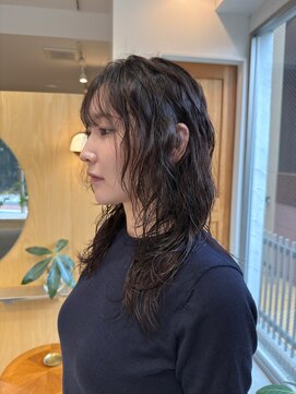 スタン 渋谷(Stam) ウルフレイヤーパーマ［ニュアンス/黒髪/ミディアム］