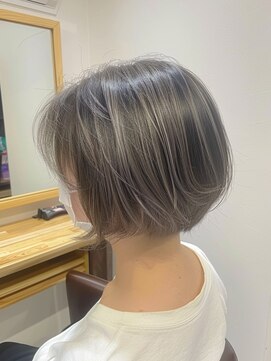 クラン(Chlan) スッキリショートボブ×グレーカラー