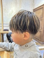 カリーナ(Carina)&nbsp;〈キシタクヘアー〉キッズカット×ハイライト