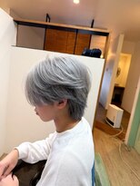 ミオ(mio)&nbsp;韓国系毛流れスタイル×ホワイトカラー