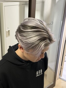 クール 大和八木駅前店(Coeur) 奈良/橿原/大和八木/メンズホワイトシルバーバレイヤージュ