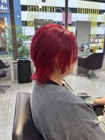 フェイバリットビューティシャルム(Favorite Beauty Charme)&nbsp;ウルフ×赤髪で個性を楽しむヘアスタイル！