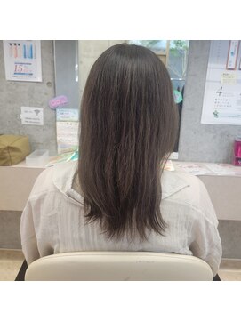 キッカ(Kikka) オリーブグレーでくすみカラー