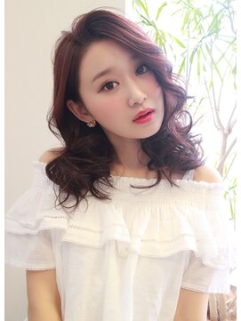 ナトゥーラ 御器所店(Natura) ルーズな縦落ちカールで大人ミディアムスタイル