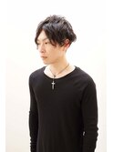 センター分けミディアムパーマスタイル