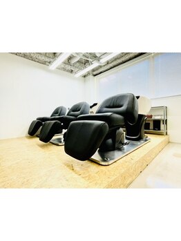 頭皮ケアにこだわった商材と心地良いマッサージでくつろぎと健やかな頭皮を。