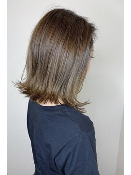 モルニ(MORNI) グレージュ_マロンベージュ Aラインボブ かきあげ