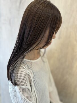 ガビーヘアルーブ(gabi hair LOOB) インナーカラー　イヤリングカラー