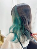 大人かわいいインナーカラー エメラルドグリーン