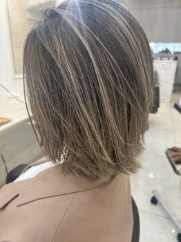 ヨンマルイチ(401)の写真/【白髪ぼかし】おしゃれに白髪を染められるハイライトが大好評◎札幌/美容室/カット/カラー/トリートメント