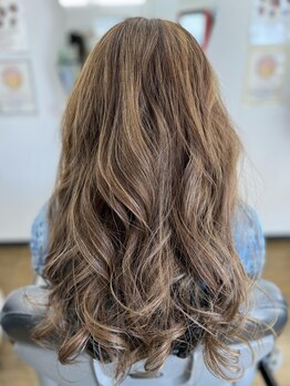 サムソンアンドデリラ ギブ(samson&delila give)の写真/ケアブリーチを使用したカラーで、透明感・艶を演出♪ダメージレスで周りから褒められる色味に大満足◎