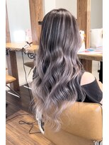 ラグーン(LAGOON)&nbsp;バレイヤージュグレージュハイライトダブルカラーケアブリーチ