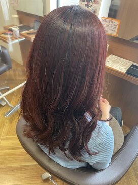 ルシードスタイル バレッタ(LUCIDO STYLE BARRETTA) ダークレッド×レイヤーカット|揺れ感が可愛い美発色ロングヘア