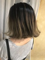 ユニーク(UniQ)&nbsp;バレイヤージュカラー×アッシュベージュ【UniQ・小笹】