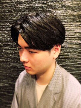 プレミアムバーバー 原宿店(PREMIUM BARBER produce by HIRO GINZA) センターパート×ツーブロック