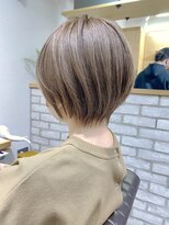アヴァロン(AVALON) 30代/40代/50代・絶壁解消・小顔前下がりショートボブ【中村】