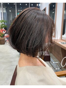 ピークス(PEAKS) 大人可愛いショートボブハイライト切りっぱなしボブ恵比寿