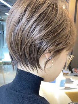 ミィ 浦和(mee) 【mee.】束間くびれショート  パールベージュ