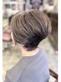くせ毛 うねり 可愛くキレイ くびれ丸みグラデショート