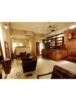 どこか落ち着くと評判◎ゲストがゆっくりとくつろげる空間を大切にしている、少人数制の上質サロン。