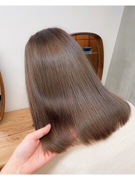 シキムーン 横浜(siki MOON) まろやかベージュ[横浜/横浜駅]