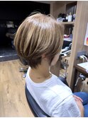 大人ショートヘア ハイライト 髪質改善