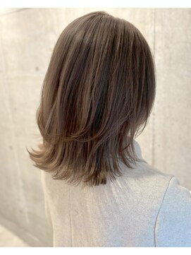 ロッカヘアエジェ(ROCCA hair eje.) イメチェン外ハネくびれミディアムレイヤー