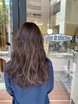 サロンドセレクション(salon de selection) エモージュ