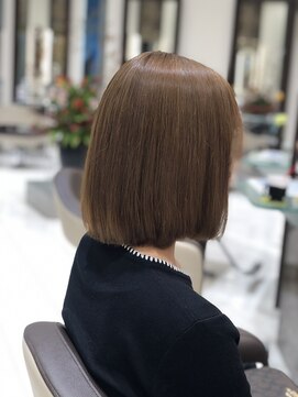 レブリィ ゼンコー 国領(Reverie ZENKO) [ゼンコー国領店]内巻きボブ