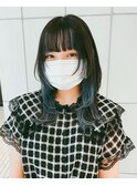 セミロングウルフ　ブルーインナーカラー