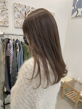 ジジ チーク 栃木(Gigi cheek) ふわっと透けるベージュカラー