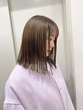 アンドリルム 梅田(&Lillme) ストレート切りっぱなしボブ
